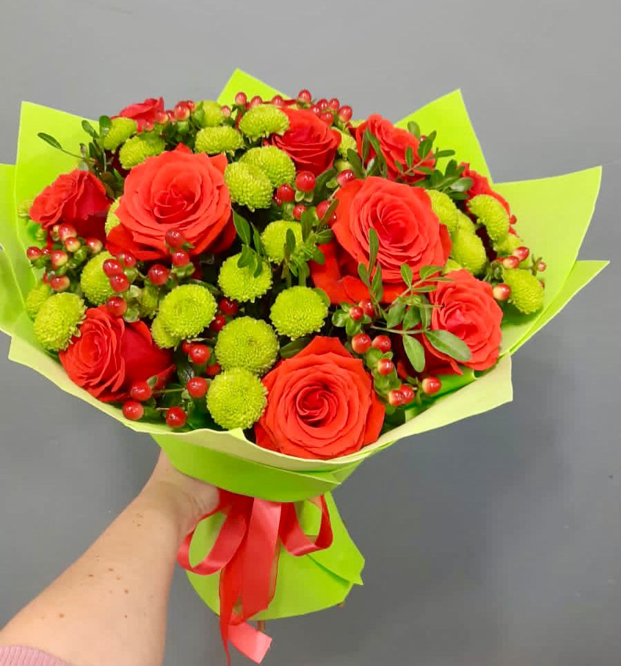 Букет цветов из: Хризантемы и Розы в Григорополисской