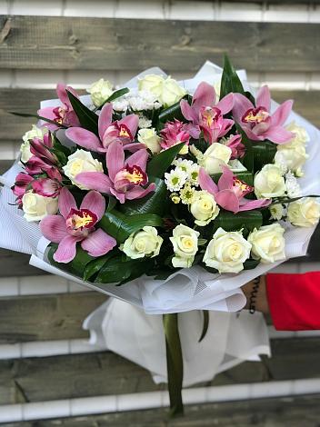 Букет цветов из: Розы и Хризантемы в Григорополисской