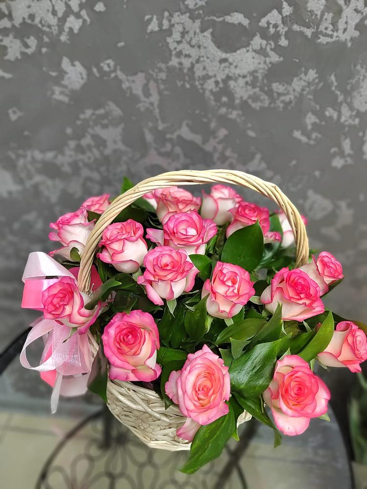 Цветочная композиция из Розы в корзине в Григорополисской