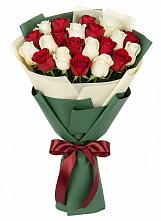 Букет Микс из красных и белых роз в Григорополисской