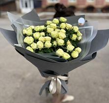 Букет Белые кустовые розы Солинеро в Григорополисской