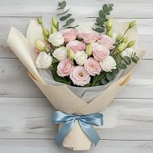 Букет цветов из:  Лизиантусы в Григорополисской