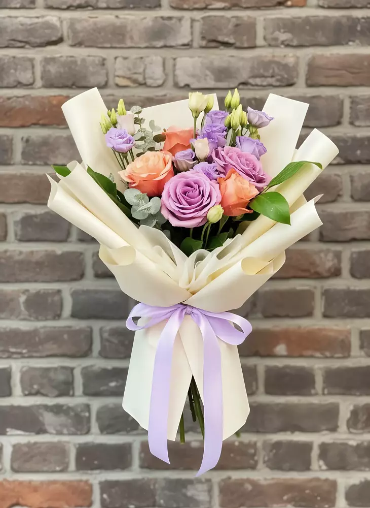 Букет цветов из: Лизиантусы и Розы в Григорополисской