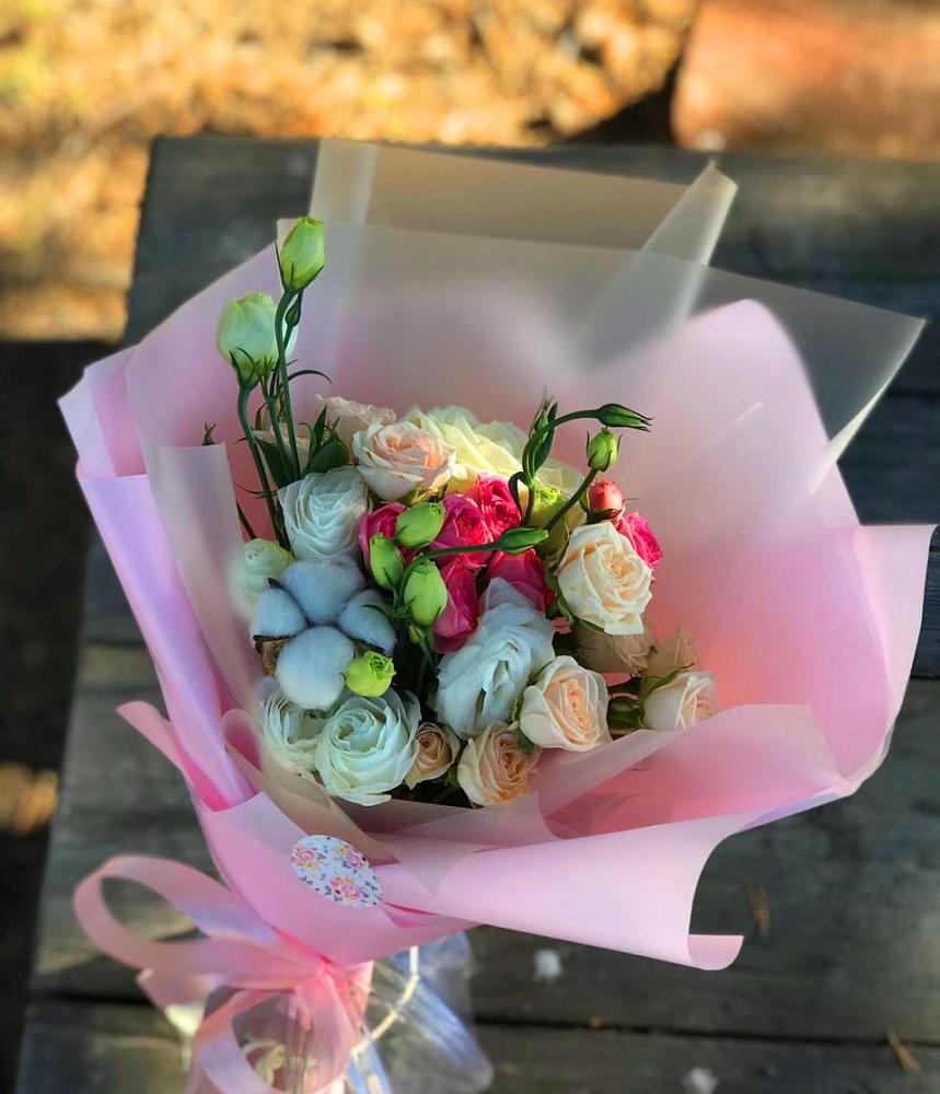 Букет цветов из: Розы и Лизиантусы в Григорополисской