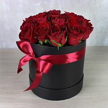 Цветочная композиция из Розы в шляпной коробке в Григорополисской