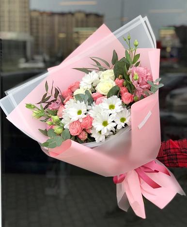 Букет цветов из: Розы, Лизиантусы и Хризантемы в Григорополисской