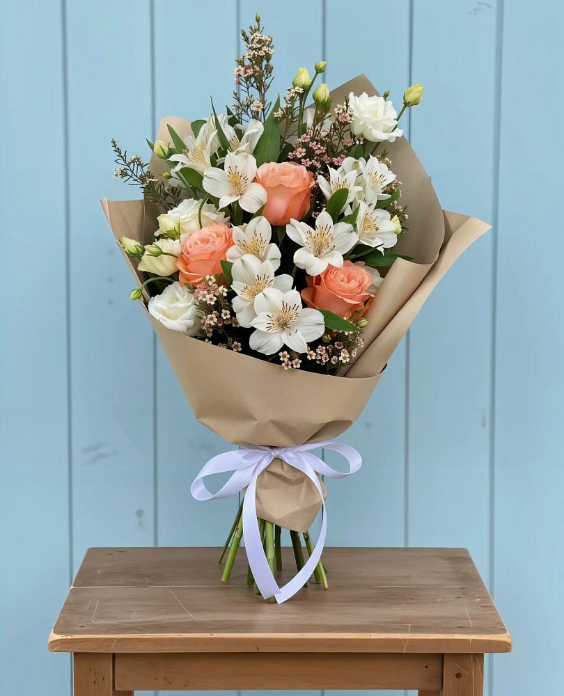 Букет цветов из: Альстромерии, Лизиантусы, Розы и Хризантемы в Григорополисской