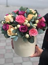 Цветочная композиция из Розы в шляпной коробке в Григорополисской